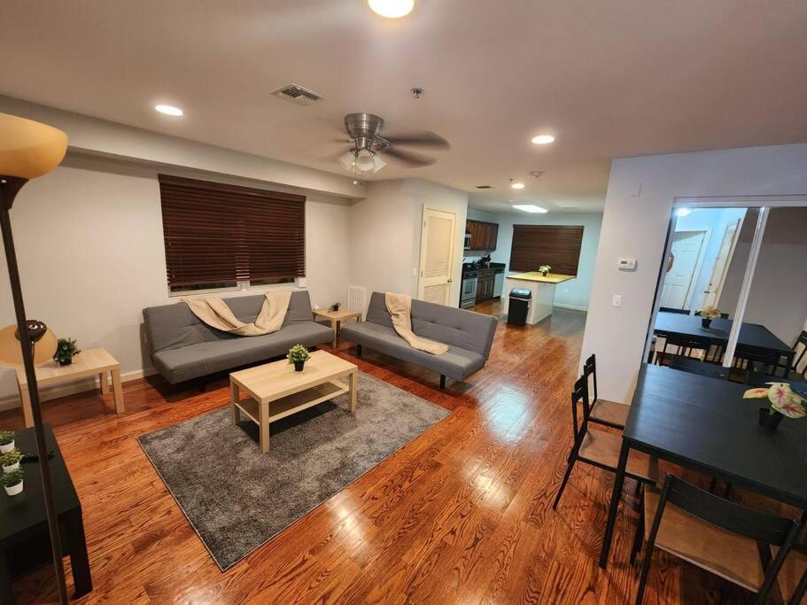 Luxury 2 Bed Apt, Mins To Nyc! Union City Εξωτερικό φωτογραφία